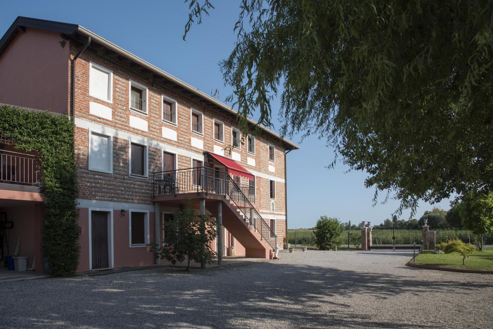 Chiaro Di Luna San Vito al Tagliamento Ngoại thất bức ảnh
